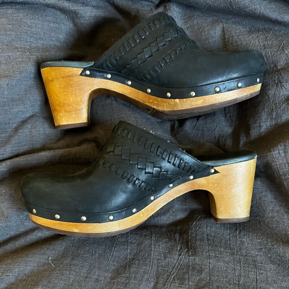 Ugg insulated clog